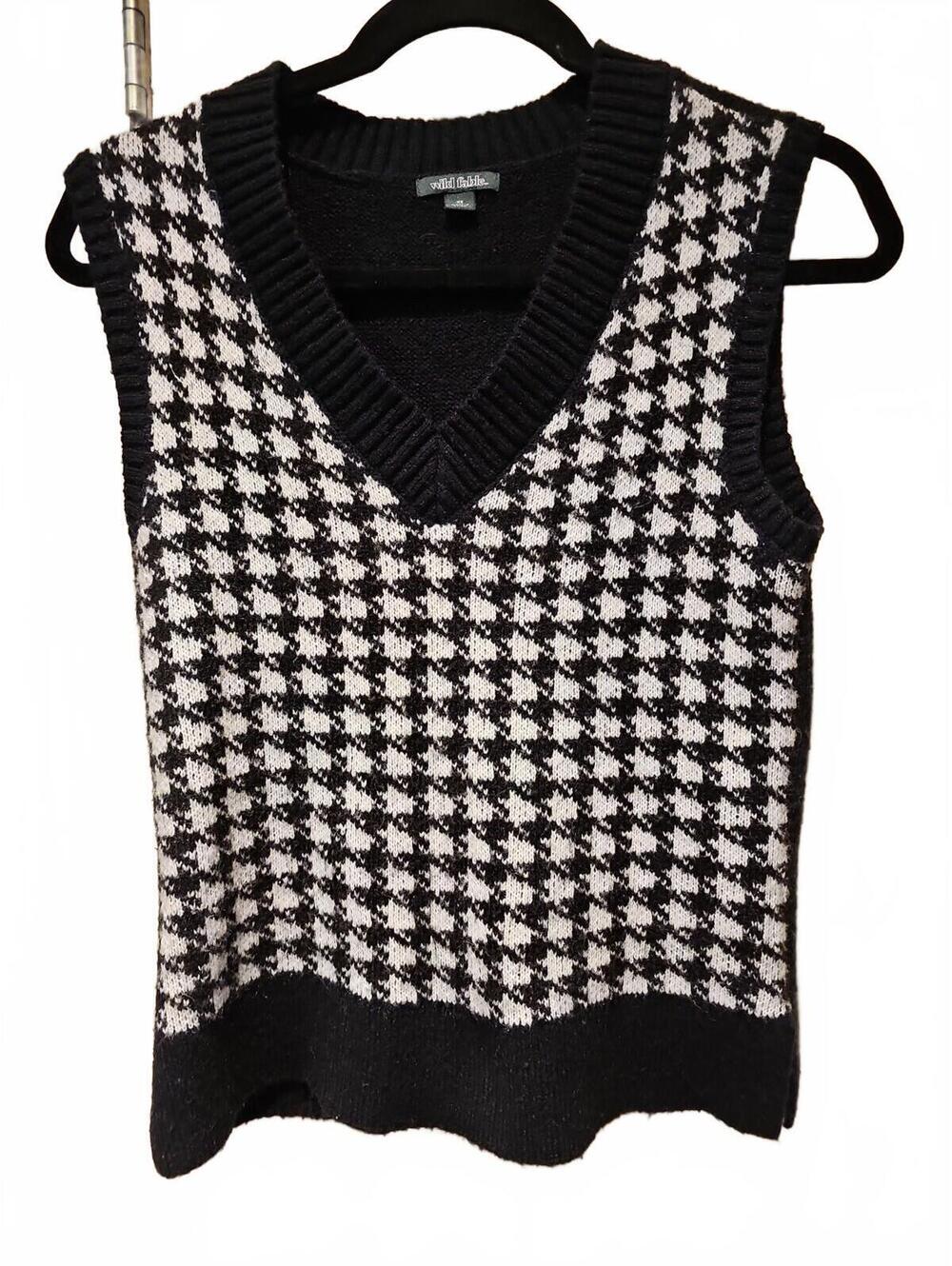 Wild Fable Houndstooth Sweater Vest Size XS